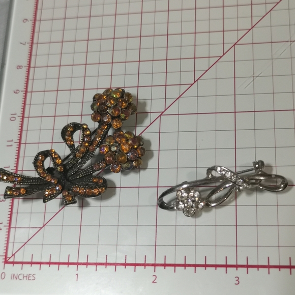 Vintage Flower Brooches Lot of 2 - Picture 2 of 9